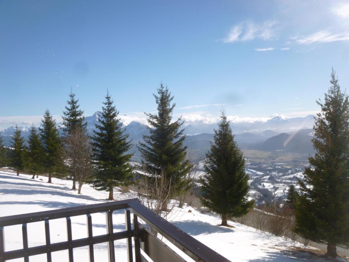 Appartement Studio entier au calme avec vue panoramique exceptionelle à 1500m à Comboursiere Extérieur photo